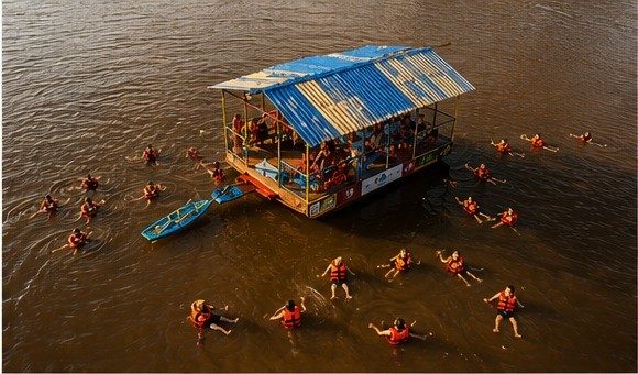 Vista aérea del Planchón con kayaks